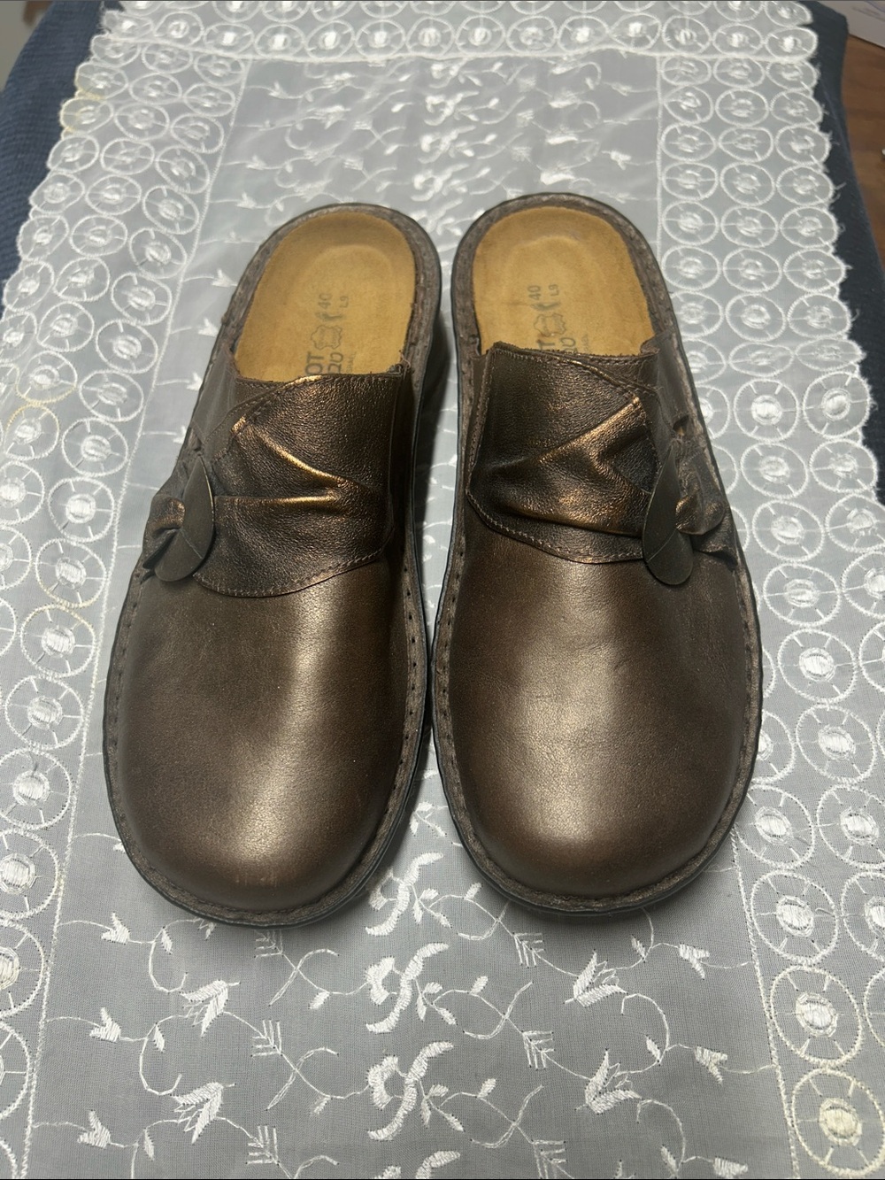 Women’s Metallic Brown Slip-On Leather Clogs